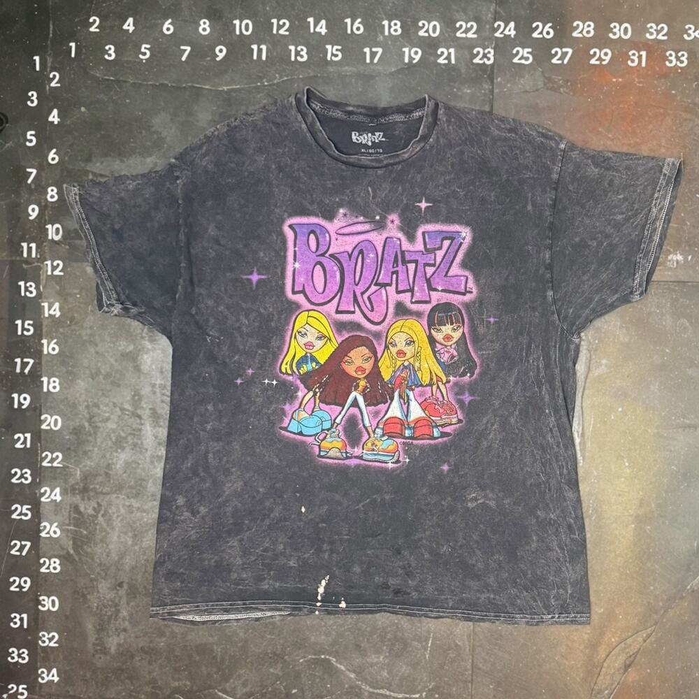 Bratz Classic Cartoon Group Characters Acid Wash Graphic T-Shirt - Picture 2 of 4